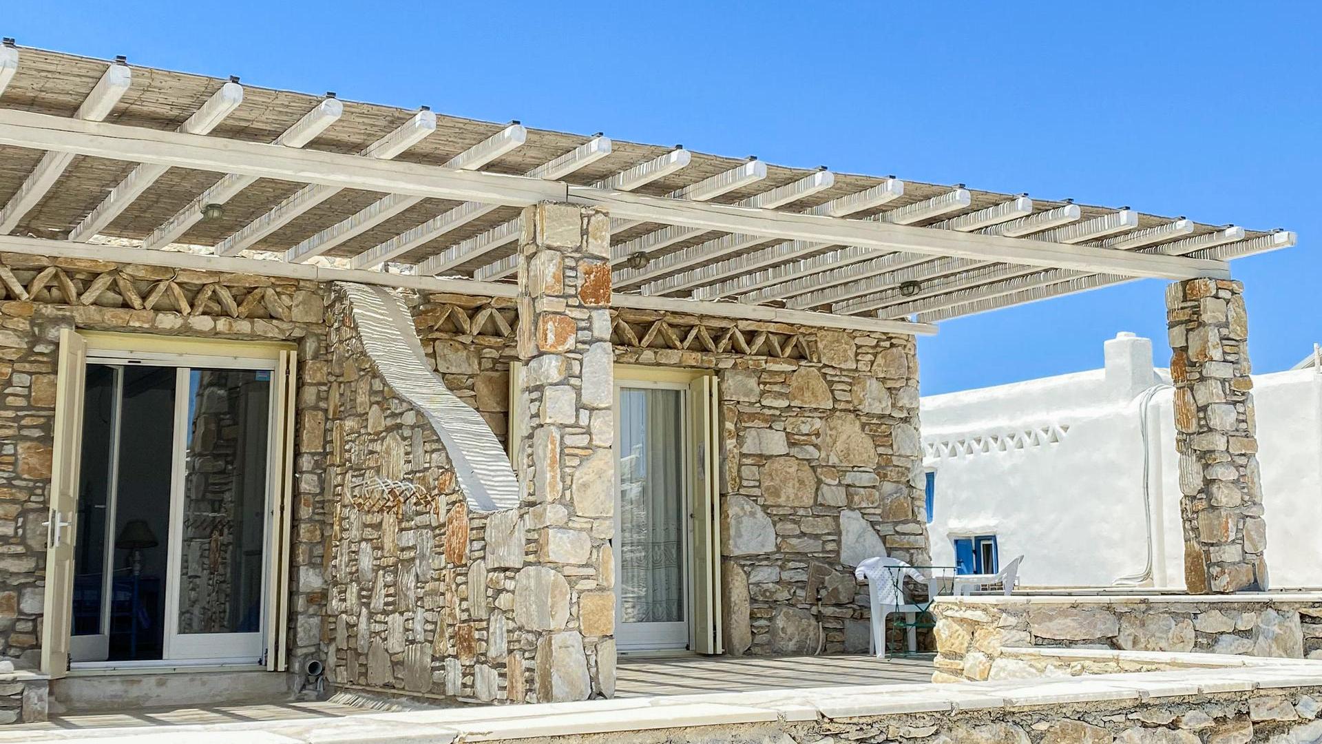 Blue Harmony Suites of Mykonos – Deluxe Suite for 2 guests