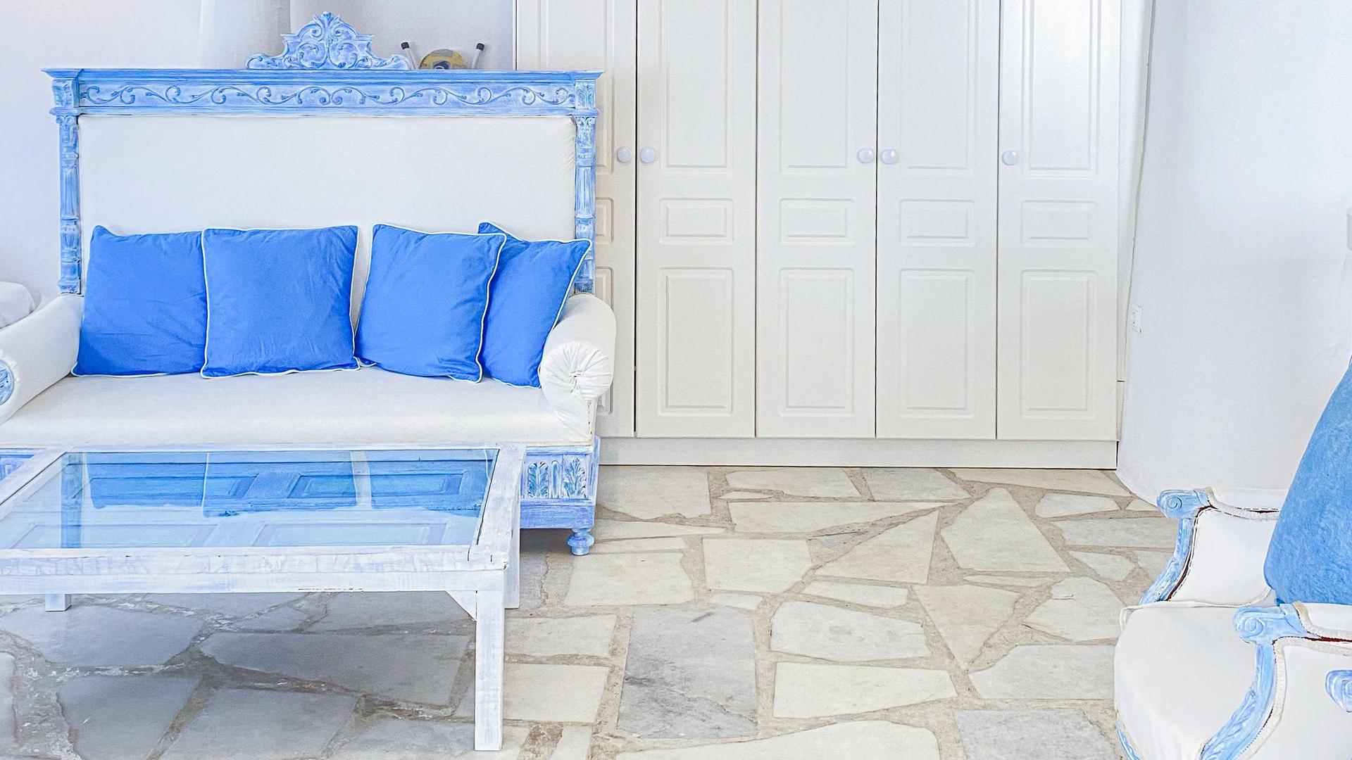 Blue Harmony Suites of Mykonos – Queen Suite for 4 guests