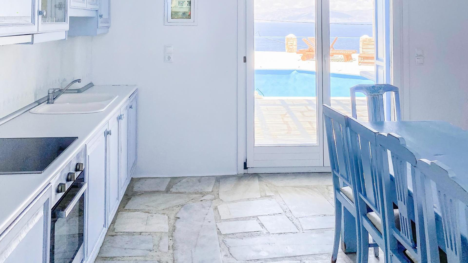 Blue Harmony Suites of Mykonos – Three Bedroom Apartment for 6 guests