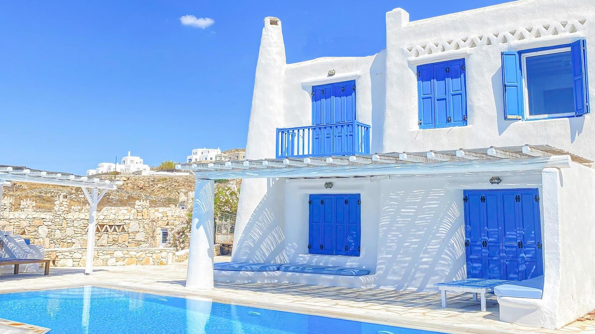 Blue Harmony Suites of Mykonos – Three Bedroom Apartment for 6 guests