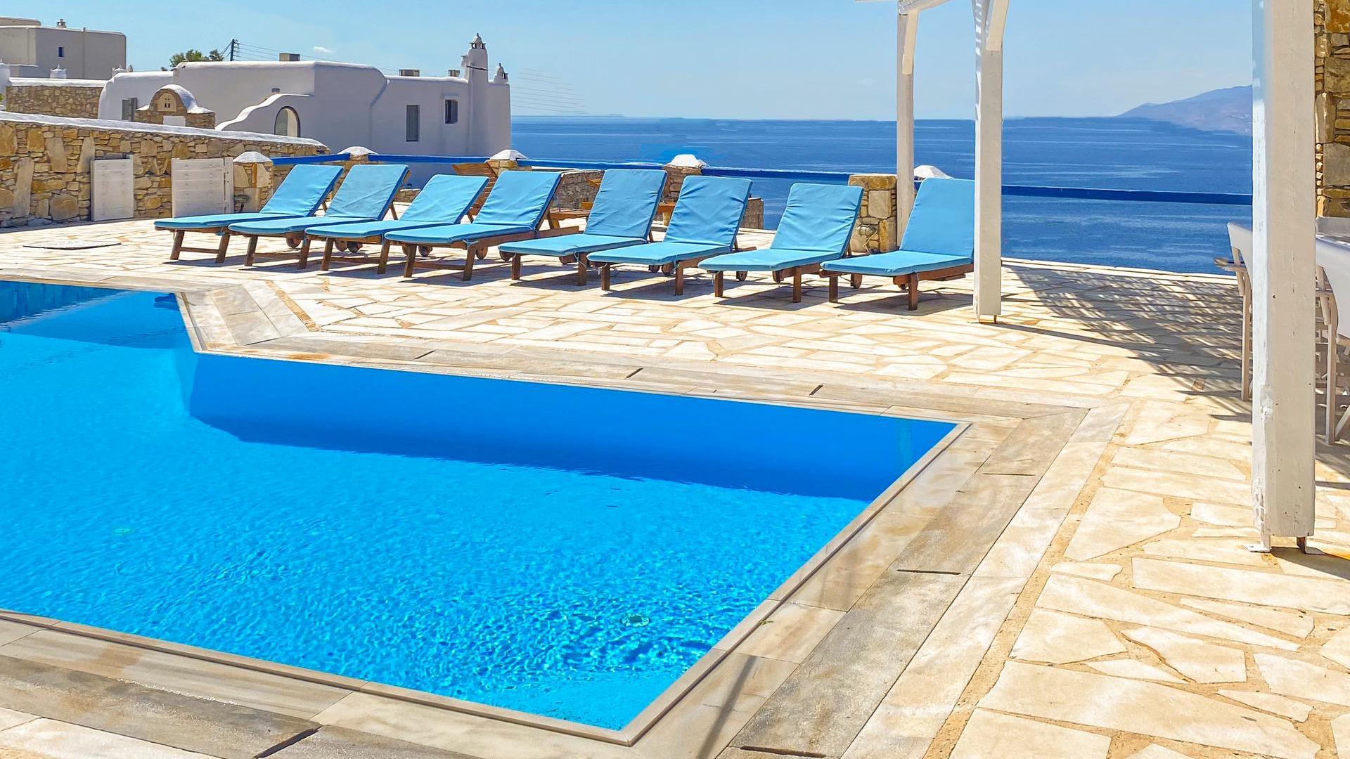 Blue Harmony Suites of Mykonos – Deluxe Suite for 2 guests