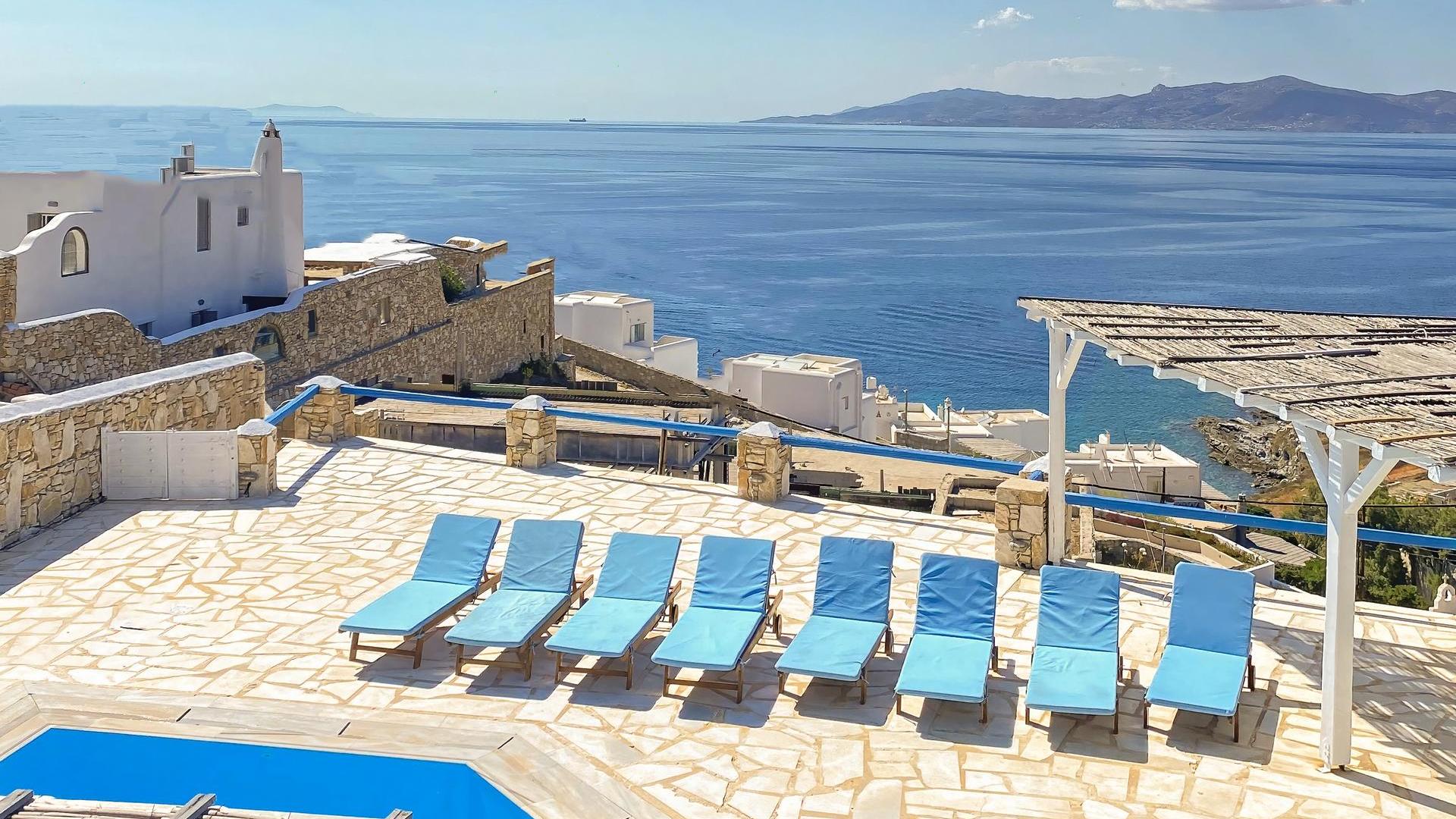 Blue Harmony Suites of Mykonos – Three Bedroom Apartment for 6 guests